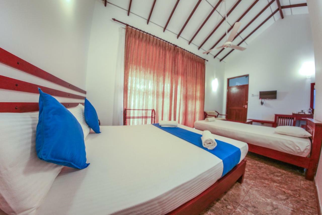 White Rose Beach Resort Marawila Kültér fotó